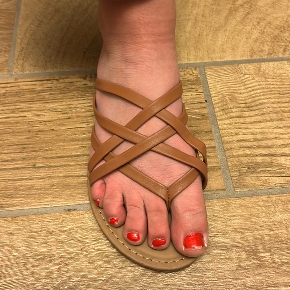 Lynx brand tan sandals - Picture 1 of 3